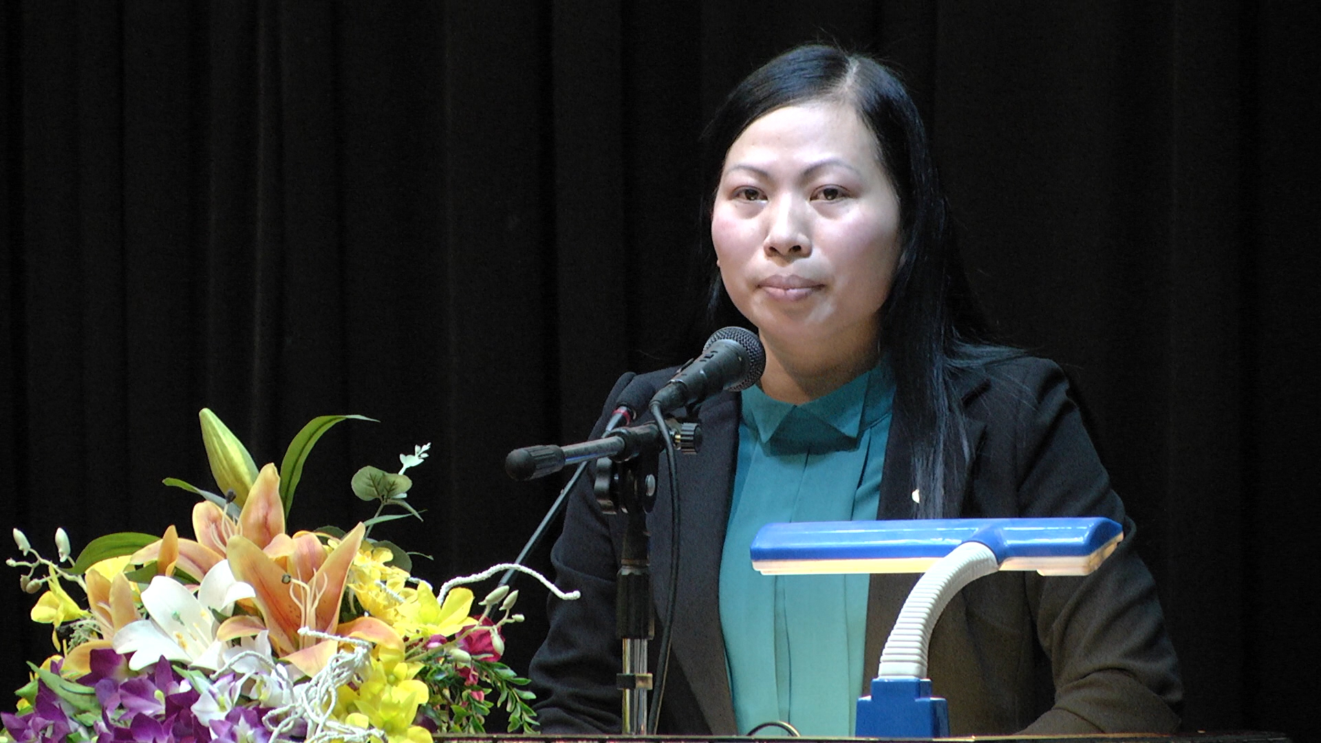 Bà Hoàng Thị Vui – UVBTVHU, Trưởng ban tuyên giáo Huyện ủy