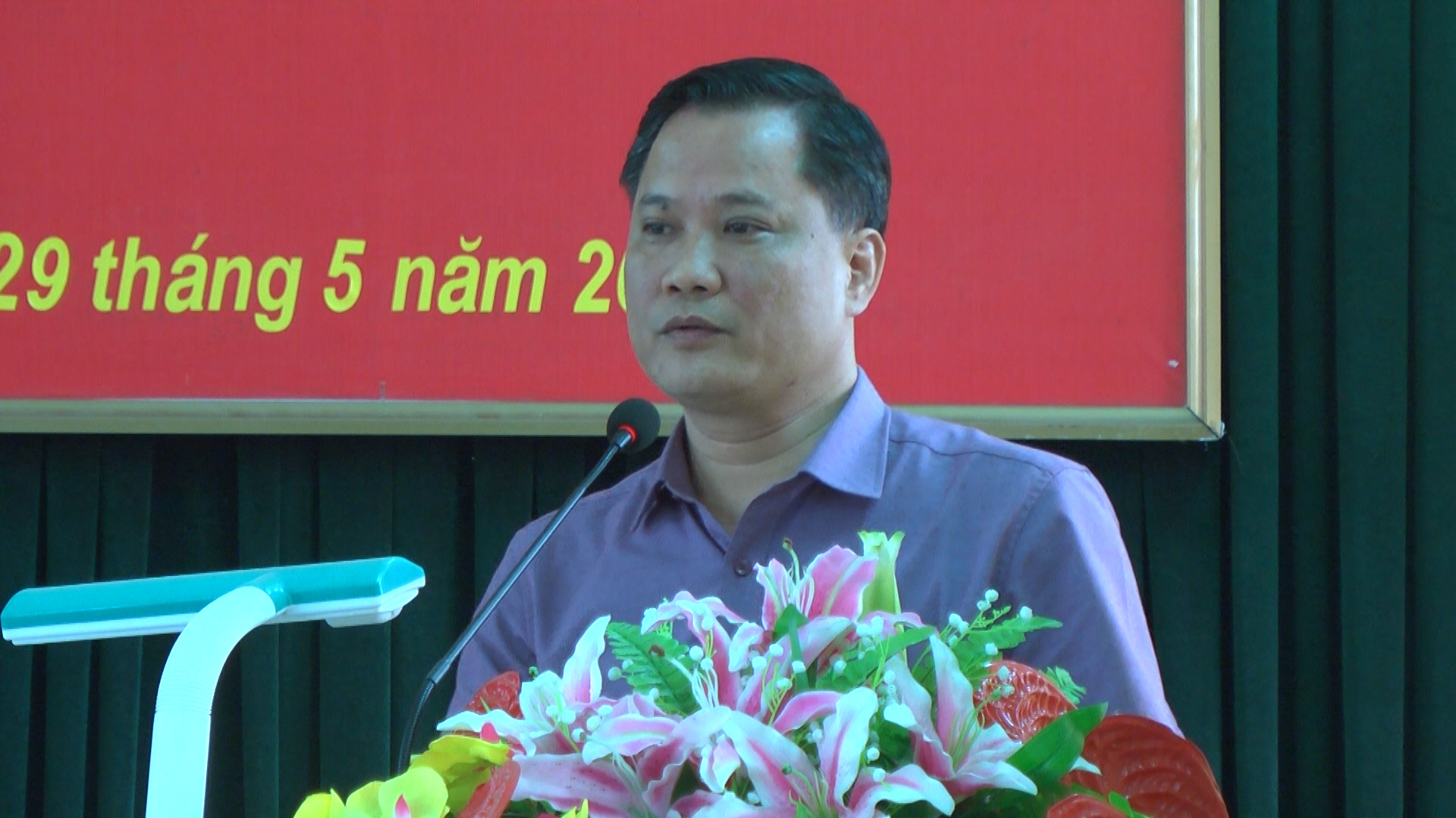 Đ/c Hoàng Văn Tựu – Phó Chủ tịch Thường trực UBND huyện