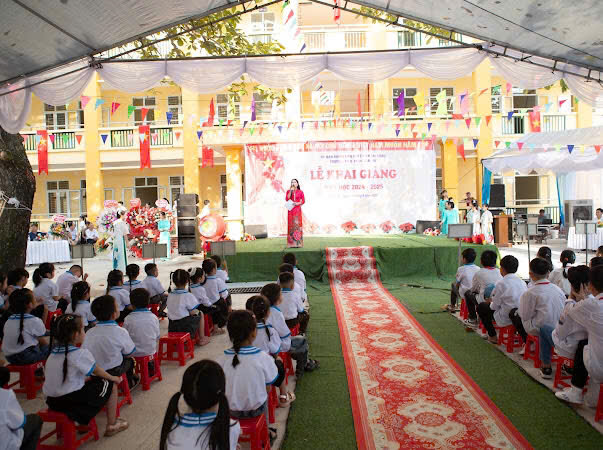   Trường Tiểu học và Trung học cơ sở Hàm Tử tổ chức Lễ khai giảng năm học mới 2024 – 2025