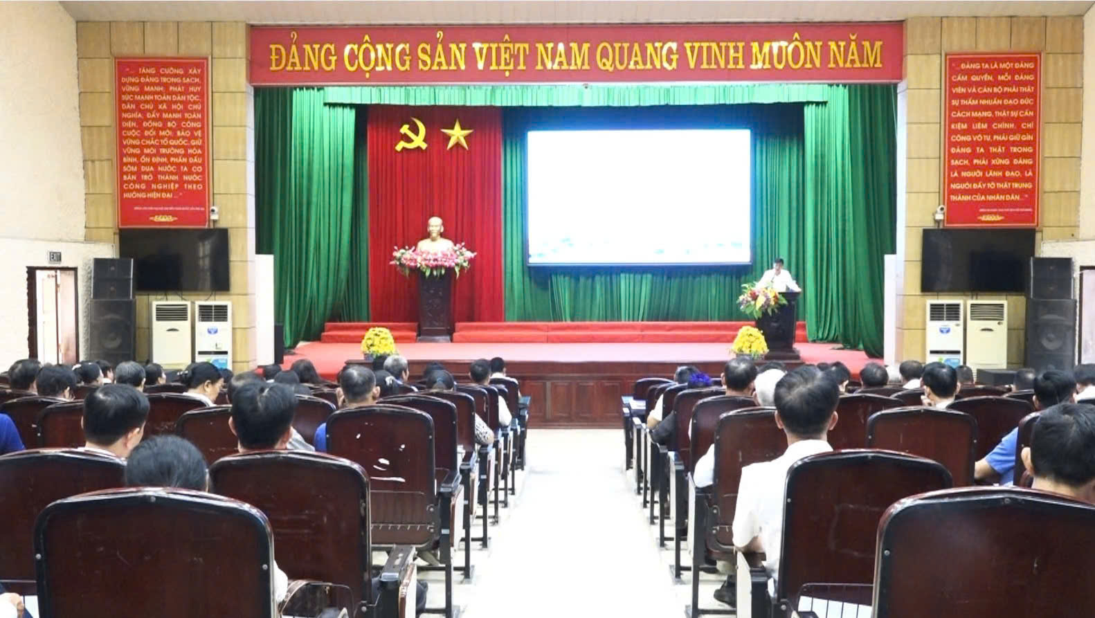   Khoái Châu tổ chức Hội nghị tập huấn Phong trào “Toàn dân đoàn kết xây dựng đời sống văn hóa” năm 2024