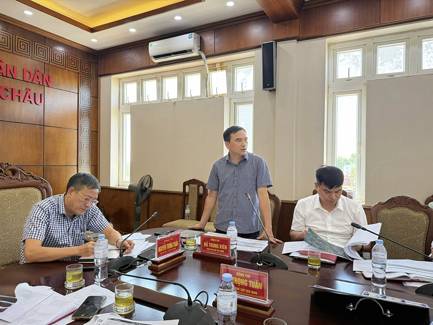 HỘI NGHỊ TRIỂN KHAI THỰC HIỆN ĐÁNH SỐ VÀ GẮN BIỂN SỐ NHÀ, CÔNG TRÌNH XÂY DỰNG TRÊN ĐỊA BÀN XÃ
