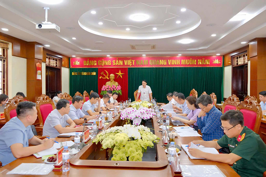 Tổ công tác số 1 của Ban chỉ đạo phòng, chống tham nhũng, lãng phí, tiêu cực tỉnh giám sát việc thực hiện các quy định của Bộ chính trị tại Đảng ủy xã Khoái Châu