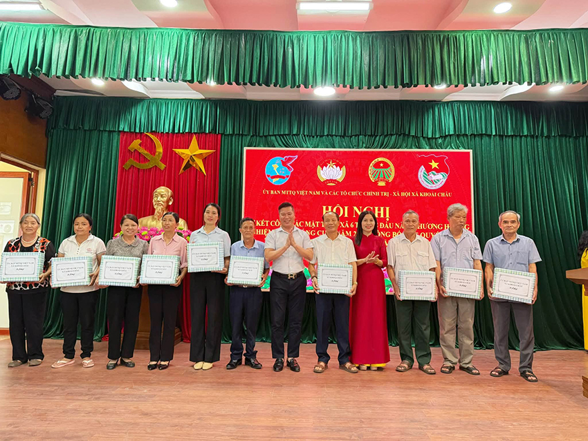 HỘI NGHỊ SƠ KẾT CÔNG TÁC MẶT TRẬN 6 THÁNG ĐẦU NĂM 2026 VÀ CÔNG BỐ QUYẾT ĐỊNH KIỆN TOÀN BAN CÔNG TÁC MẶT TRẬN, CHI HỘI, CHI ĐOÀN THÔN