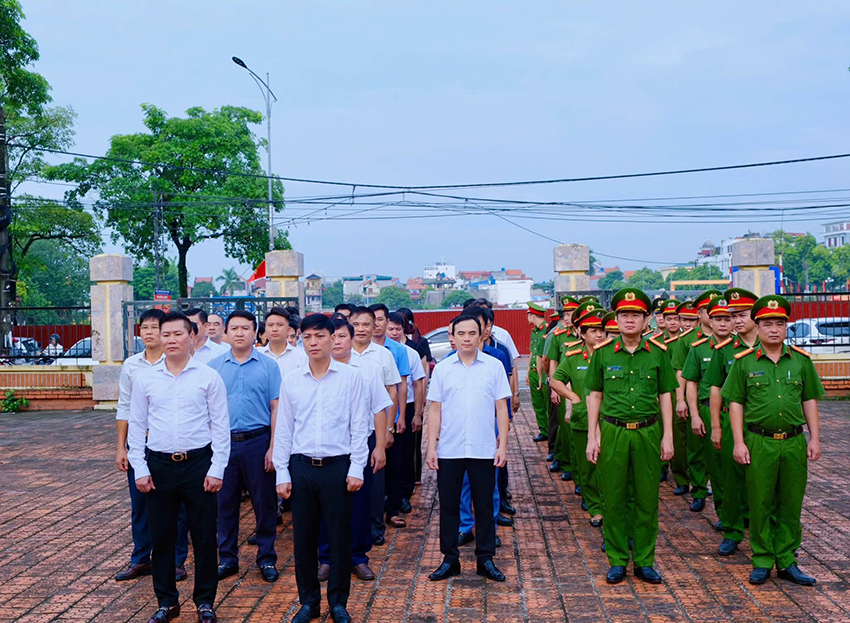 XÃ KHOÁI CHÂU TỔ CHỨC DÂNG HƯƠNG, DÂNG HOA KỶ NIỆM 81 NĂM CÁCH MẠNG THÁNG TÁM VÀ QUỐC KHÁNH 2/9