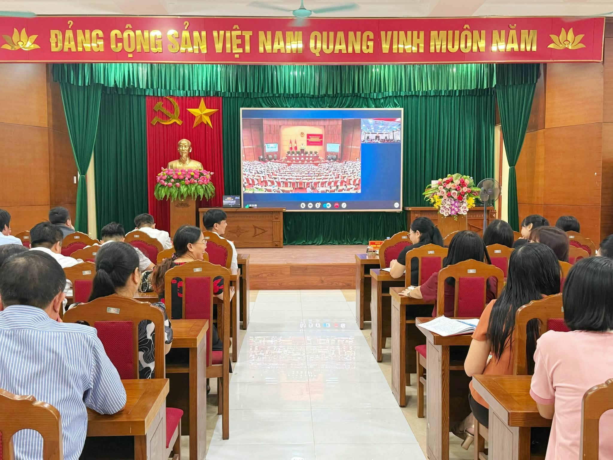 XÃ KHOÁI CHÂU THAM DỰ HỘI NGHỊ TOÀN QUỐC QUÁN TRIỆT NGHỊ QUYẾT HỘI NGHỊ LẦN THỨ TƯ BAN CHẤP HÀNH TW ĐẢNG KHÓA XIV