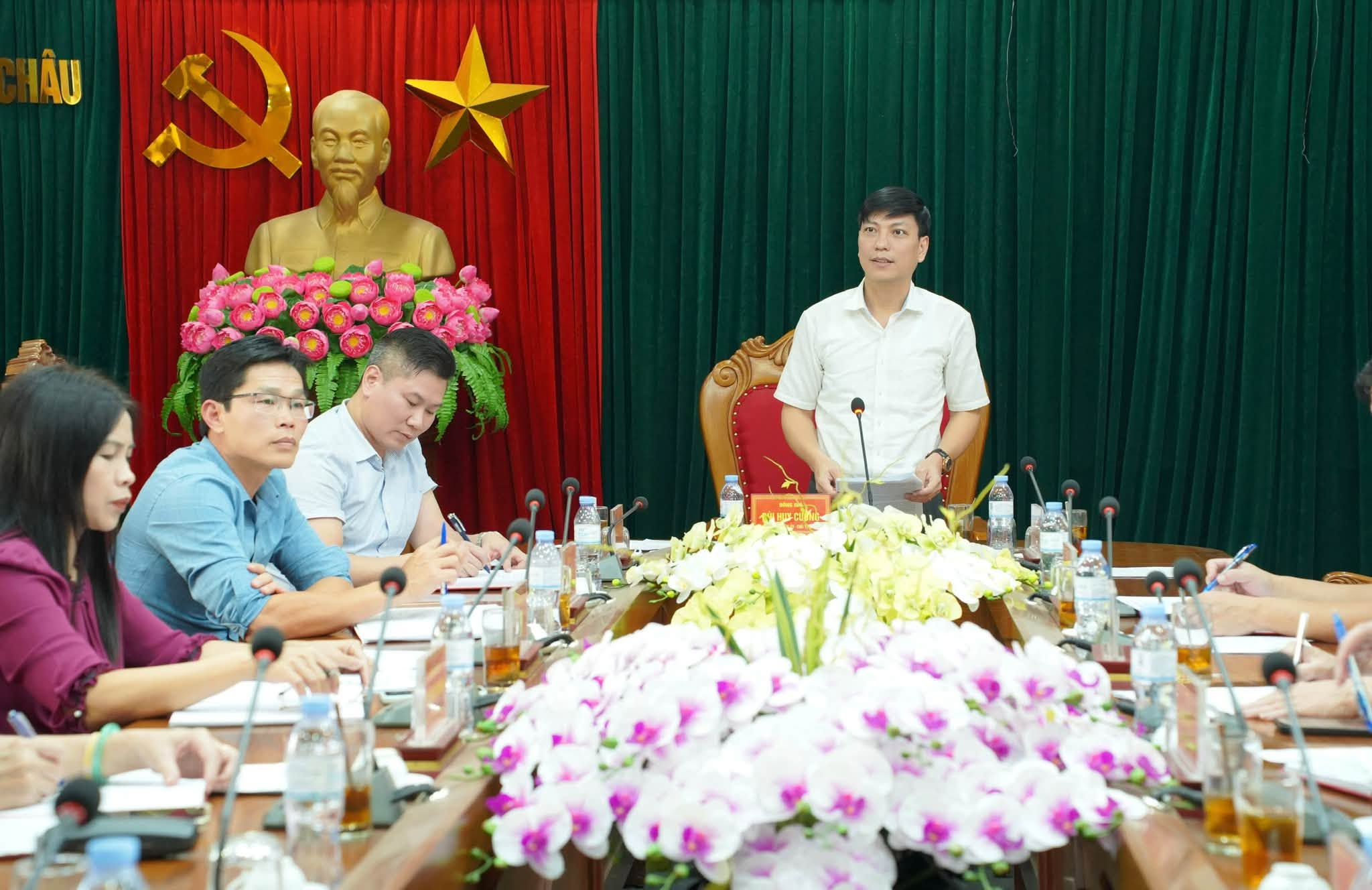 XÃ KHOÁI CHÂU ĐÁNH GIÁ KẾT QUẢ THỰC HIỆN NHIỆM VỤ CHUYỂN ĐỔI SỐ QUÝ III, TRIỂN KHAI NHIỆM VỤ TRỌNG TÂM QUÝ IV NĂM 2026